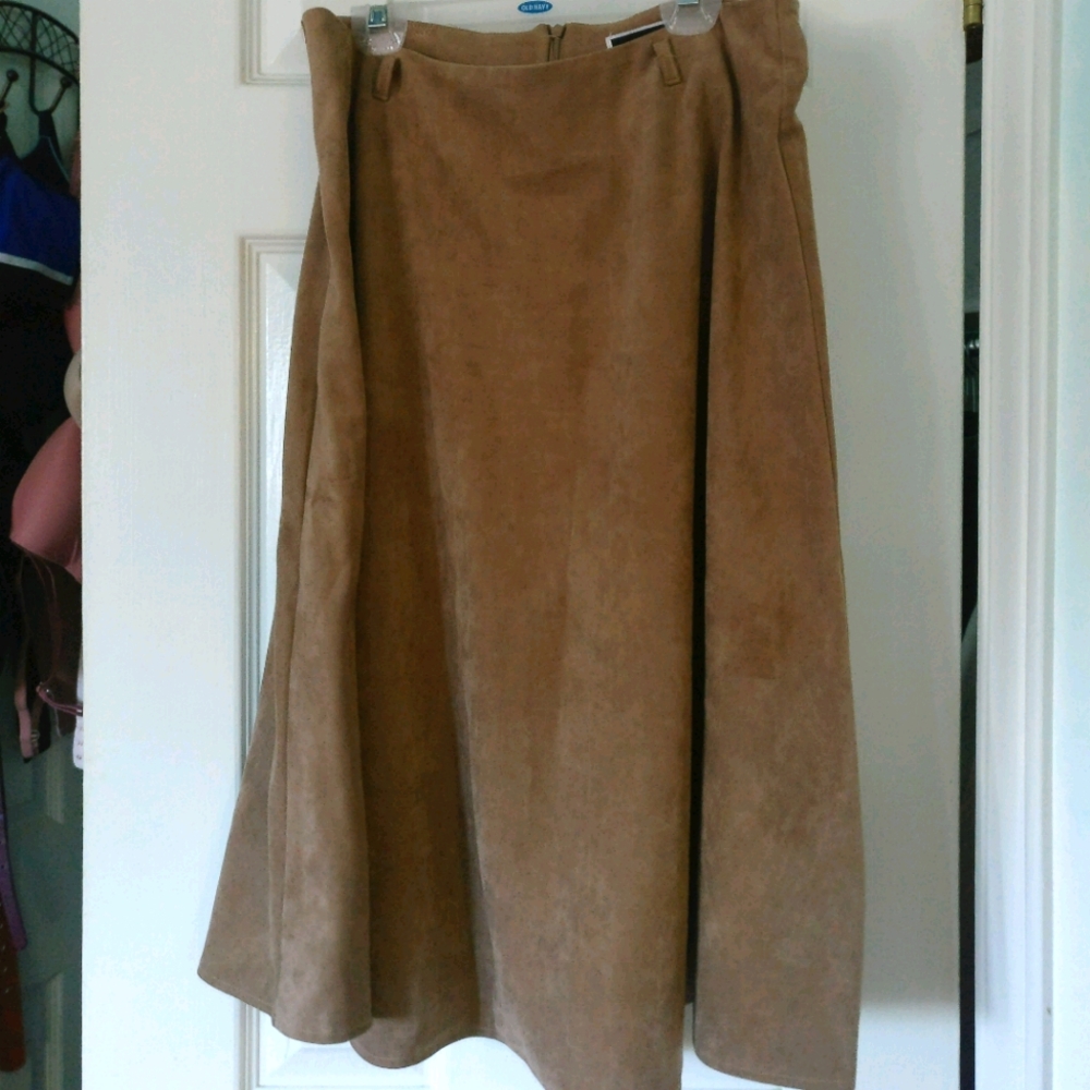 3/$30 Suzy Shier Camel Midi Skirt